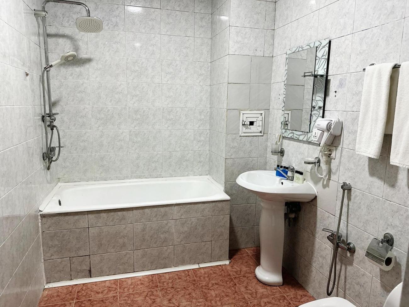 Avi Hotel Baku Exterior photo