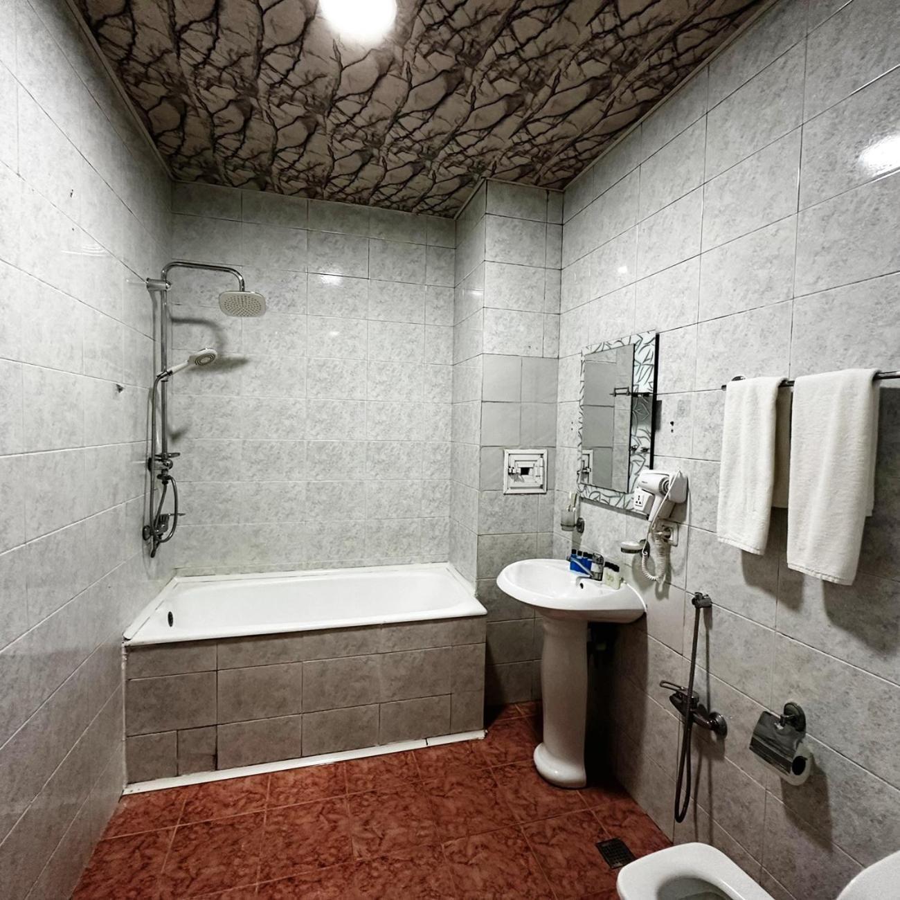 Avi Hotel Baku Exterior photo