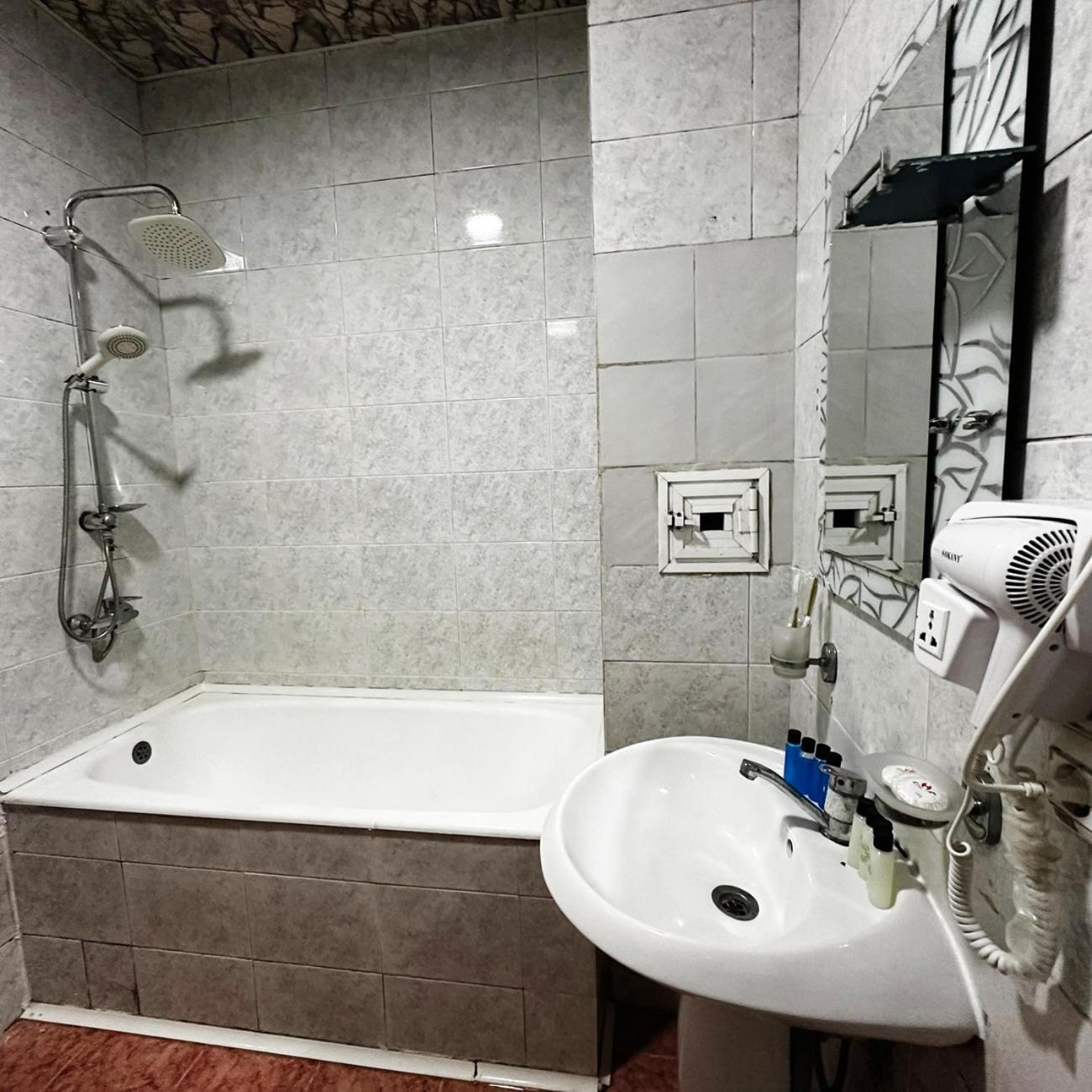 Avi Hotel Baku Exterior photo