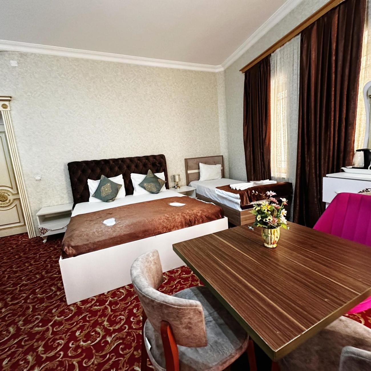 Avi Hotel Baku Exterior photo